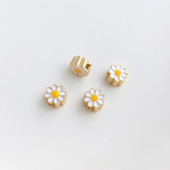 Immagine di Ottone Perline per la Creazione di Gioielli con Ciondoli Fai-da-te 14k Vero Oro Placcato Bianco & Giallo Fiore Margherita Smalto Circa 6mmx 4mm, 2 Pz