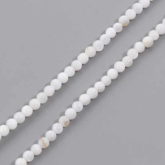 Image de Perles pour DIY Fabrication de Bijoux de Charme en Coquille Rond Blanc 3mm Dia, Taille de Trou: 0.4mm, 38cm long, 1 Enfilade （Env. 132 Pcs/Enfilade)