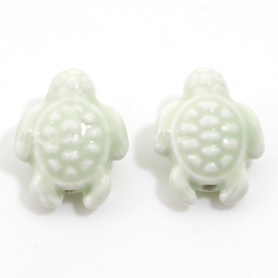 Bild von Keramik Ozean Schmuck Perlen für die Herstellung von DIY-Charme-Schmuck Schildkröte Hellgrün Gefärbt ca. 18mm x 15mm, Loch:ca. 1.6mm, 34.5cm lang, 1 Strang (ca. 20 Stück/Strang)