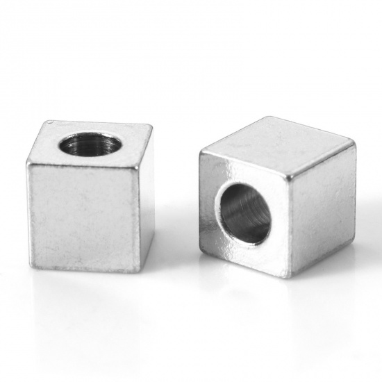 Image de 10 Pcs Perles pour DIY Fabrication de Bijoux en 304 Acier Inoxydable Placage sous Vide PVD Respectueux de l'Environnement Cube Argent Mat 2.5mm x 2.5mm, Trou: env. 1.5mm