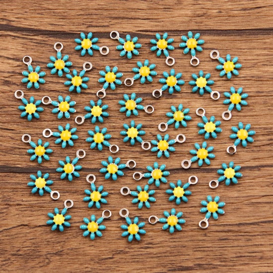 Picture of 304 Stainless Steel Flora Collection Charms Silver Tone Green Daisy Flower Enamel 10mm x 7mm, 10 PCs