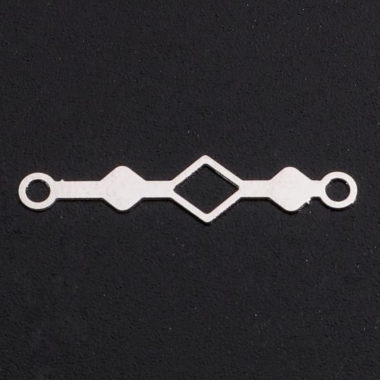 Immagine di Lega di Ferro Filigree Stamping Pendenti Charms Connettori Accessori Tono Argento Rombo Disegno Filigrana 24.5mm x 5mm, 20 Pz