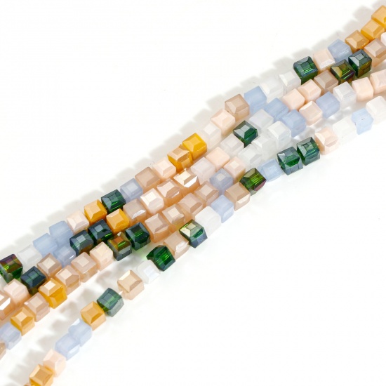 Bild von 1 Strang (ca. 95 Stück/Strang) Glas Perlen für die Herstellung von DIY-Charme-Schmuck Würfel Orange Zufällig gemischt ca. 4mm x 4mm, Loch: 1mm, 42cm lang