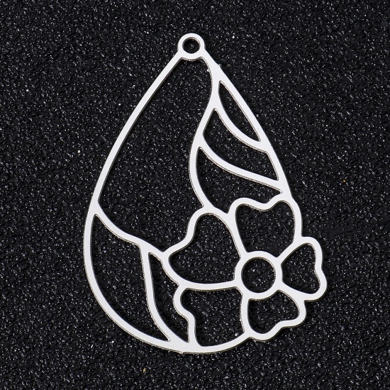 Picture of 5 PCs 304 Stainless Steel Filigree Stamping Pendants Silver Tone Oval Flower Hollow 35mm x 24mm