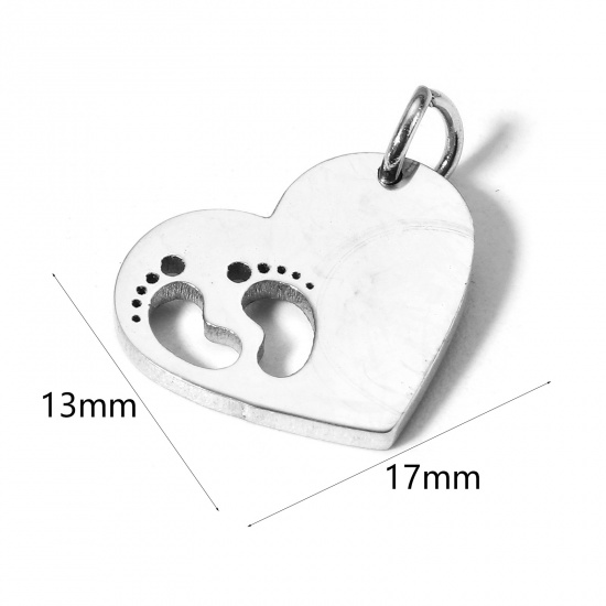 1 個 304ステンレス鋼 チャーム ペンダントハート シルバートーン 足跡 鏡面研磨 17mm x 13mm の画像