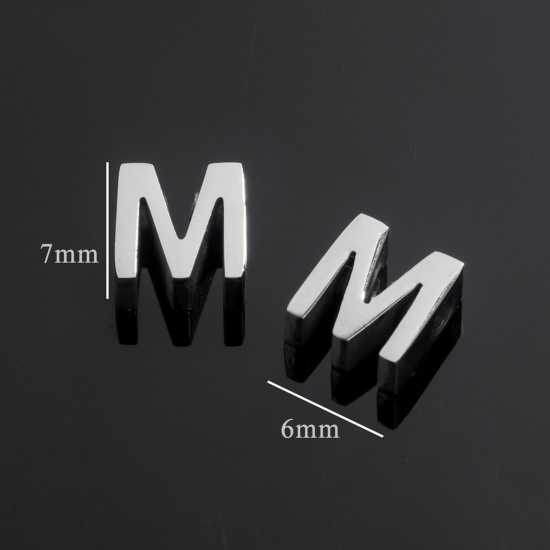 5 個 304ステンレス鋼 チャーム レター シルバートーン 文字「 M」 7mm x 6mm の画像