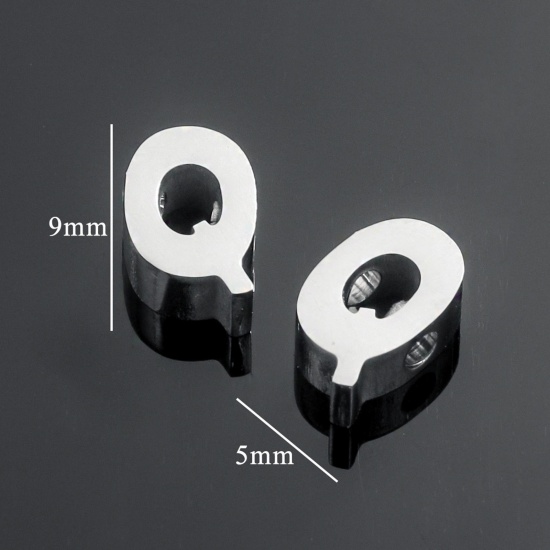 5 個 304ステンレス鋼 チャーム レター シルバートーン 文字「 Q」 9mm x 5mm の画像