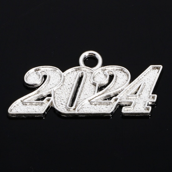 Immagine di 20 Pz Lega di Zinco Anno Ciondoli Argento Placcato Lettere " 2024 " 3.9cm x 1.8cm