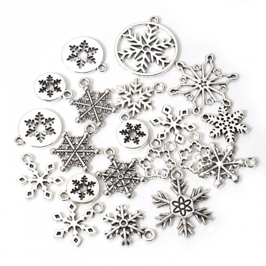 Picture of 20 PCs Zinc Based Alloy Christmas Charms Antique Silver Color At Random Mixed Snowflake