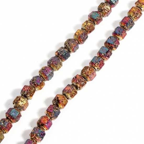 Image de 1 Enfilade (Env. 62 Pcs/Enfilade) (Classement A) Perles pour DIY Fabrication de Bijoux de Pendentife en Hématite （ Plaquage ） Cube Multicolore 6.5mm x 6mm, Trou: env. 1mm, 40cm long