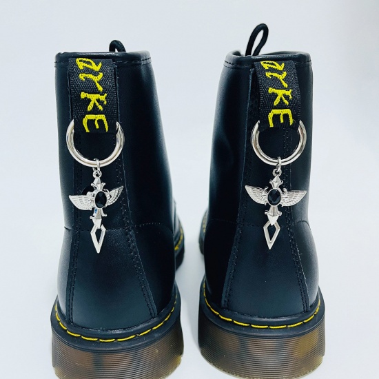 Bild von 1 Stück Gotisch Schuh Schnallen für DIY Schuh Charme Dekoration Zubehör Silberfarbe Schwert Flügel 5cm