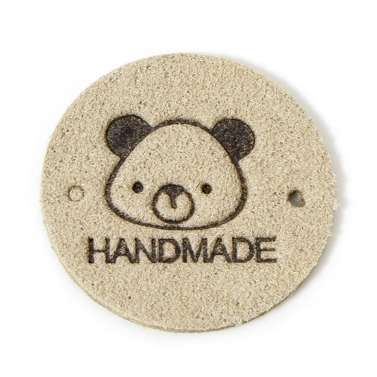 Immagine di 20 Pz TPU Etichetta Etichetta per Abbigliamento Tondo Cachi Orso Forma " Hand Made " 25mm