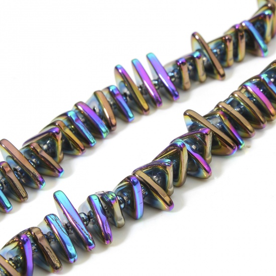 Image de 1 Enfilade (env. 120 Pcs/Enfilade) Perles pour DIY Fabrication de Bijoux de Charme en Verre Triangle Olivacé Couleur AB 16mm x 9mm, Trou: 1mm, 60cm long
