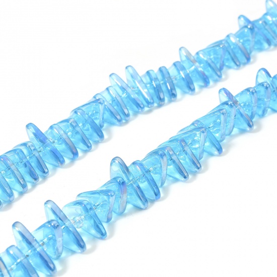 Image de 1 Enfilade (env. 120 Pcs/Enfilade) Perles pour DIY Fabrication de Bijoux de Charme en Verre Triangle Bleu Couleur AB 16mm x 9mm, Trou: 1mm, 60cm long