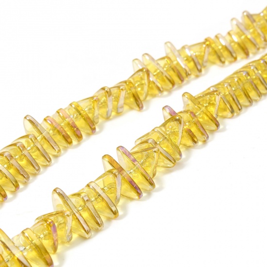Image de 1 Enfilade (env. 120 Pcs/Enfilade) Perles pour DIY Fabrication de Bijoux de Charme en Verre Triangle Jaune Couleur AB 16mm x 9mm, Trou: 1mm, 60cm long