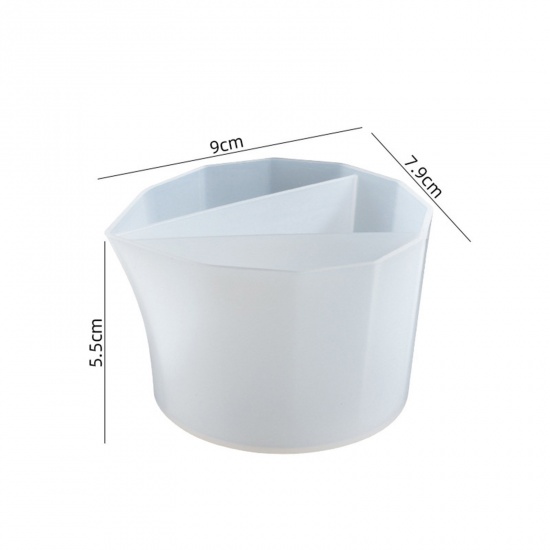 Image de 1 Piece 3 Grids Silicone Silicone Distributing Cup Liquid Pigment Resin Color Mixing Cup Resin Cup for DIY Epoxy Resin Crafts Making Tools White 9cm x 7.9cm
