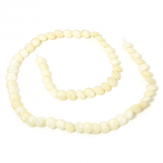 Bild von 1 Strang (ca. 85 - 65 Stück/Strang) Koralle ( Natur/Gefärbt ) Perlen für die Herstellung von DIY-Charme-Schmuck Barrel Weiß ca. 7mm D., Loch:ca. 0.5mm, 40cm lang