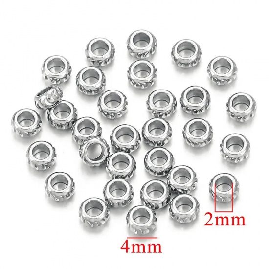 Immagine di 10 PCs Eco-friendly 304 Stainless Steel Beads For DIY Charm Jewelry Making Flat Round Silver Tone Carved Pattern 4mm x 2mm, Hole: Approx 2mm