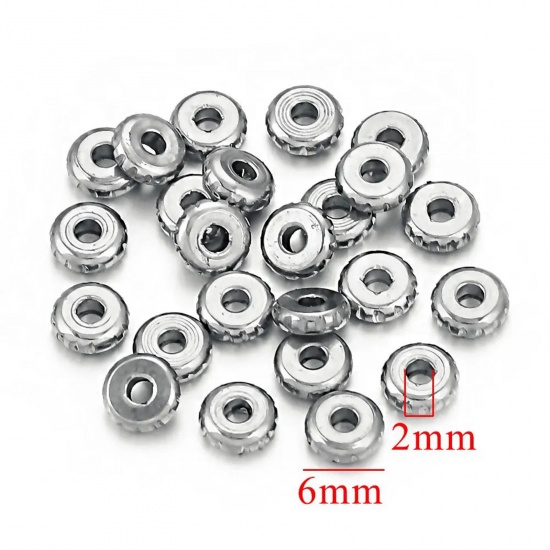 Immagine di 10 PCs Eco-friendly 304 Stainless Steel Beads For DIY Charm Jewelry Making Flat Round Silver Tone Carved Pattern 6mm x 2mm, Hole: Approx 2mm