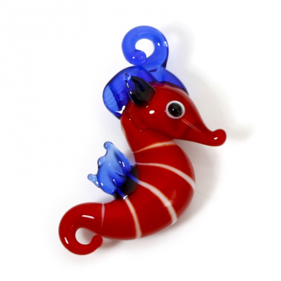 Immagine di 1 Pz Lampwork Vetro Lampwork Charm Gioielli Oceanici Ciondoli Pendenti Cavalluccio Marino Rosso Striscia Disegno 3D 4.2cm x 3cm