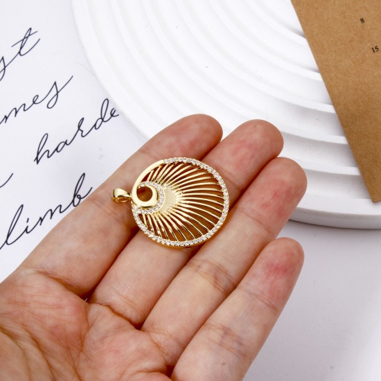 Immagine di 1 Pz Ottone Micro Intarsio Ciondoli Pendenti Tondo Placcato Oro 18K Raggi del Sole Filigrana Trasparente Cubic Zirconiae 3.1cm x 2.6cm