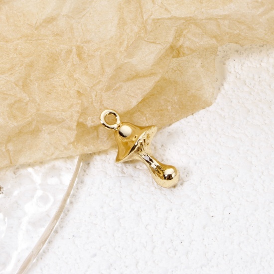 Image de 2 Pcs Breloques en Laiton Respectueux de la Nature Champignon Plaqué Or Véritable 18K 3D 18mm x 10mm