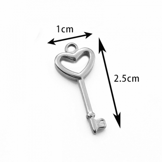 Image de 2 Pcs Breloques en 304 Acier Inoxydable La Saint Valentin Clé Argent Mat Cœur 25mm x 10.5mm