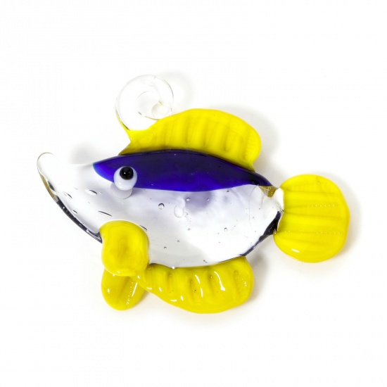 Immagine di 1 Pz Lampwork Vetro Lampwork Charm Gioielli Oceanici Ciondoli Pendenti Pesce Striscia Disegno 3D 5cm x 4cm