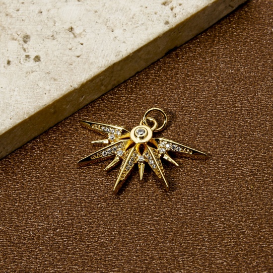 Image de 1 Pièce Breloques Micro Pave en Laiton Respectueux de la Nature Eventail Plaqué Or Véritable 18K Rayons de Soleil Micro Pave à Zircone Cubique Clair 27.5mm x 22mm