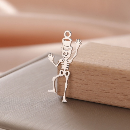 Image de 1 Pièce Breloques en 304 Acier Inoxydable Halloween Argent Mat Squelette Humain 26mm x 12mm