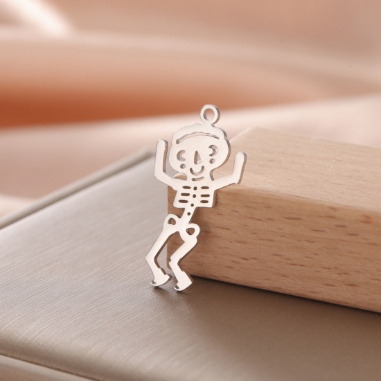 Image de 1 Pièce Breloques en 304 Acier Inoxydable Halloween Argent Mat Squelette Humain 26mm x 12mm