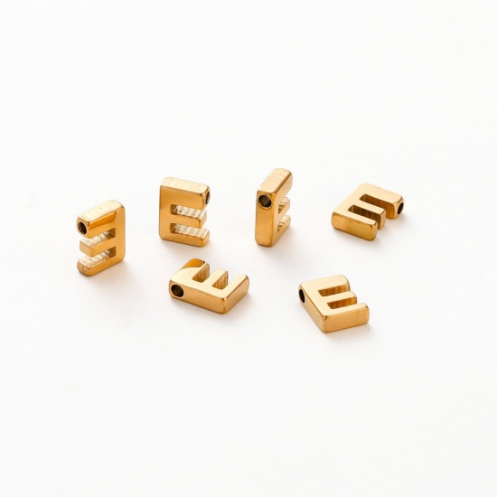 Image de 5 Pcs Breloques en 304 Acier Inoxydable Placage sous Vide Mini Plaqué Or 18K Alphabet Initial/ Lettre Majuscule Gravé Mots" E " Brunissage au Rouleau 9mm x 7mm