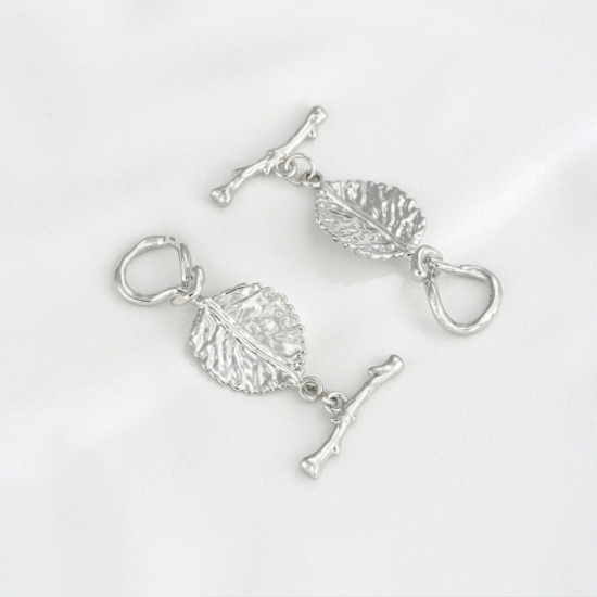 Picture of 1 Set Eco-friendly Brass Toggle Clasps Leaf Real Platinum Plated 3.5cm x 1.5cm