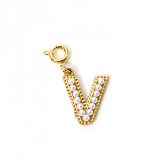 Image de 1 Pièce Breloques en 304 Acier Inoxydable Revêtement sous Vide PVD Respectueux de l'Environnement Plaqué Or 18K Alphabet Initial/ Lettre Majuscule Gravé Mots" V " Perle Imitation Acrylique 27mm x 12mm