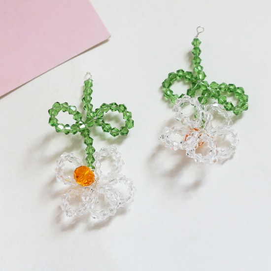 2 PCs Iron Based Alloy & Glass Crochet Knitted Weaving Pendants White & Green Flower 4.3cm x 3.8cm の画像