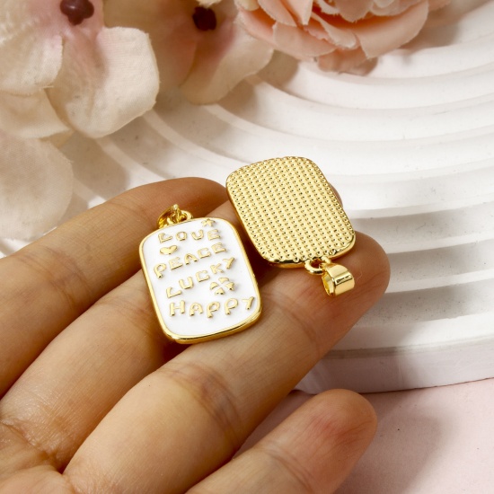 Image de 1 Pièce Pendentifs Énergie Positive Respectueux de la Nature en Laiton Plaqué Or Véritable 18K Blanc Rectangle Message " LOVE PEACE LUCKY HAPPY " Émail 3.4cm x 1.6cm