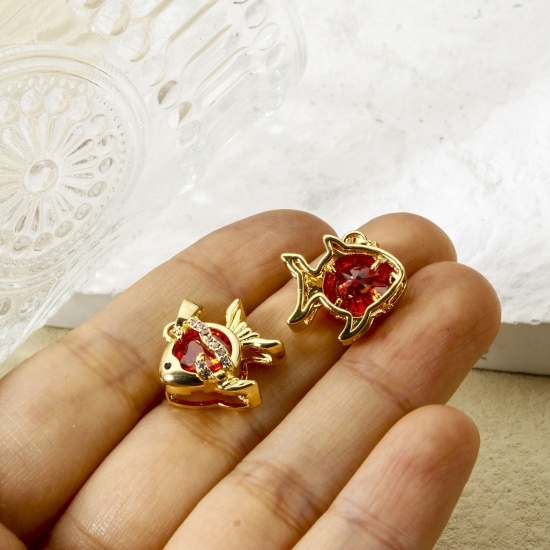 Immagine di 2 Pz Ecologico Ottone Gioielli Oceanici Ciondoli Pendenti 18K Vero Oro Placcato Pesce Rosso Cubic Zirconiae 20mm x 15mm