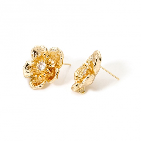 Immagine di 2 Pz Ecologico Ottone Collezione Flora Orecchini a Perno 18K Vero Oro Placcato Fiore Trasparente Cubic Zirconiae Con Loop 21mm x 21mm, Posta / Filo Dimensione: (21 misura)