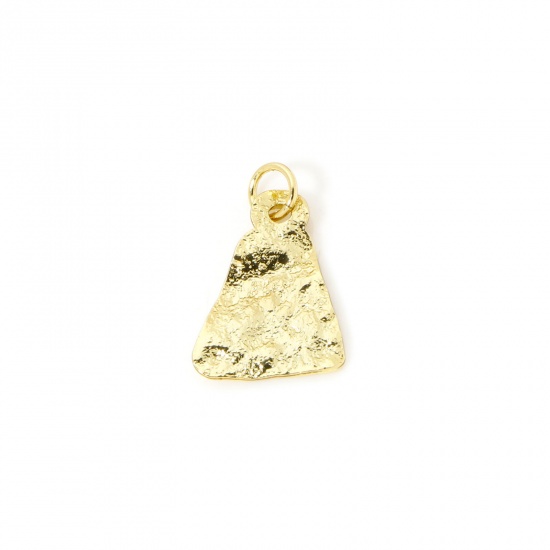 Image de 2 Pcs Breloques Martelage Respectueux de la Nature en Laiton Plaqué Or Véritable 18K Triangle Martelage 20mm x 12.5mm