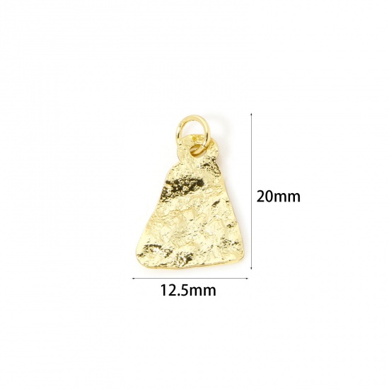 Image de 2 Pcs Breloques Martelage Respectueux de la Nature en Laiton Plaqué Or Véritable 18K Triangle Martelage 20mm x 12.5mm