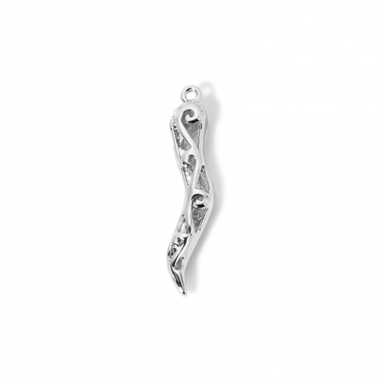 Imagen de 2 Unidades Respetuoso del Medio Ambiente Latón Colección Flora Colgantes Platino Real Chapado chile 3D 29mm x 6mm