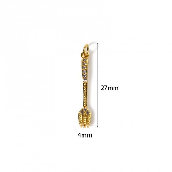2 個 エコフレンドリー 真鍮 チャーム 18Kリアルゴールドメッキ フォーク マイクロパヴェ クリア ジルコン 27mm x 4mm、 の画像