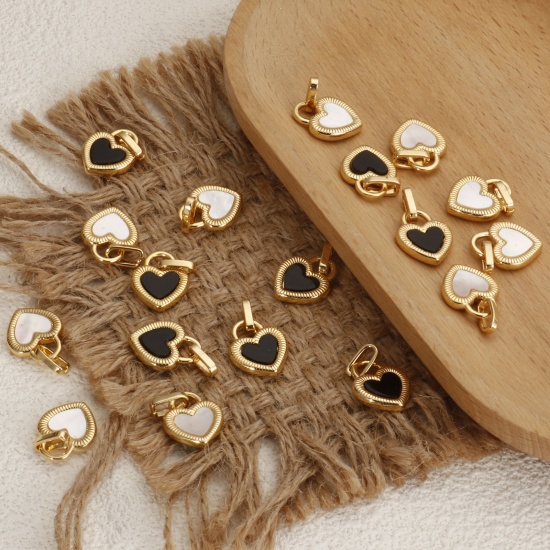 Image de 1 Pièce Pendentif Breloque La Saint Valentin en Coquille Naturelle & Laiton Plaqué Or 18K Noir & Blanc Cœur Double Face 24mm x 14mm