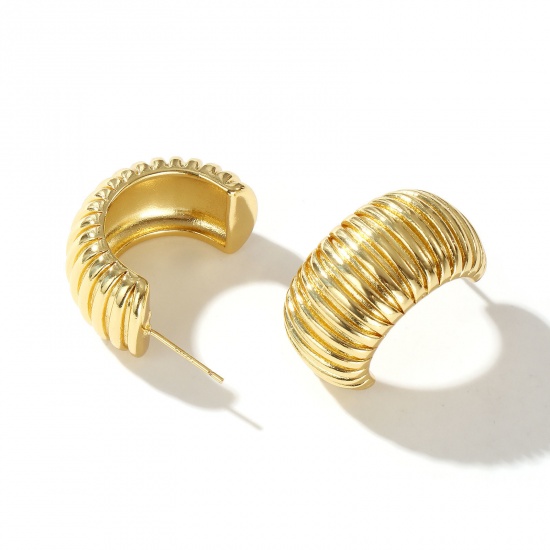 Image de 1 Paire Boucles d'Oreilles Créoles Exquis en Laiton Respectueux de la Nature Minimaliste Forme de C Rayées Plaqué Or Véritable 18K Cadeau Pour Femmes 28mm x 28mm, Taille de Fil: 0.7mm(taille 21)