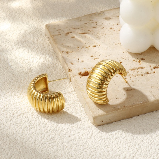 Image de 1 Paire Boucles d'Oreilles Créoles Exquis en Laiton Respectueux de la Nature Minimaliste Forme de C Rayées Plaqué Or Véritable 18K Cadeau Pour Femmes 28mm x 28mm, Taille de Fil: 0.7mm(taille 21)