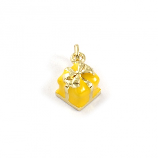2 PCs Eco-friendly Brass Christmas Charms 18K Real Gold Plated Yellow Enamel Gift Box 3D 15mm x 9.5mm の画像