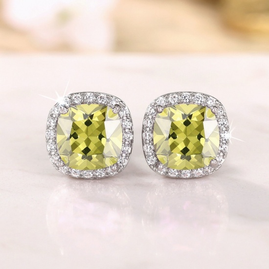 Imagen de Exquisito Elegante Pendientes de Poste de Oreja Al Por Mayor, Claro Circón Artificial Verde Claro Platino Chapado Latón, Mujeres Regalo Suministro de Joyería, 11mm x 8mm, 1 Par