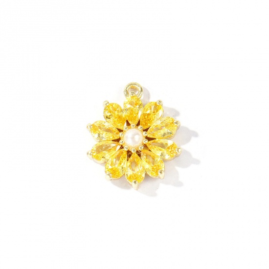 1 個 真鍮 チャーム 卸売り 18Kリアルゴールドメッキ フラワー アクリル模造真珠 黄色 ジルコン 18mm x 15mm、 の画像