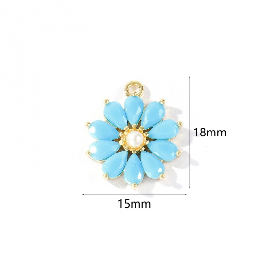 1 個 真鍮 チャーム 卸売り 18Kリアルゴールドメッキ フラワー アクリル模造真珠 ライトブルー ジルコン 18mm x 15mm、 の画像