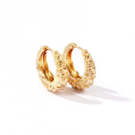 Picture of Wholesale Stylish Simple & Casual Hoop Earrings, Round Texture 18K Gold Plated Brass, Women's Gift Jewelry Supply, 18mm Dia., Post/ Wire Size: 0.9mm(19 gauge), 1 Pair